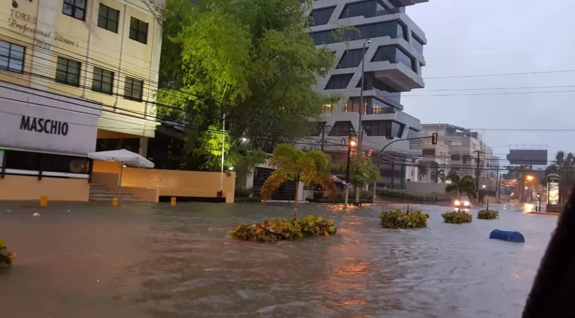 Melissa provoca lluvias intensas en el Gran Santo Domingo y provincias sureñas