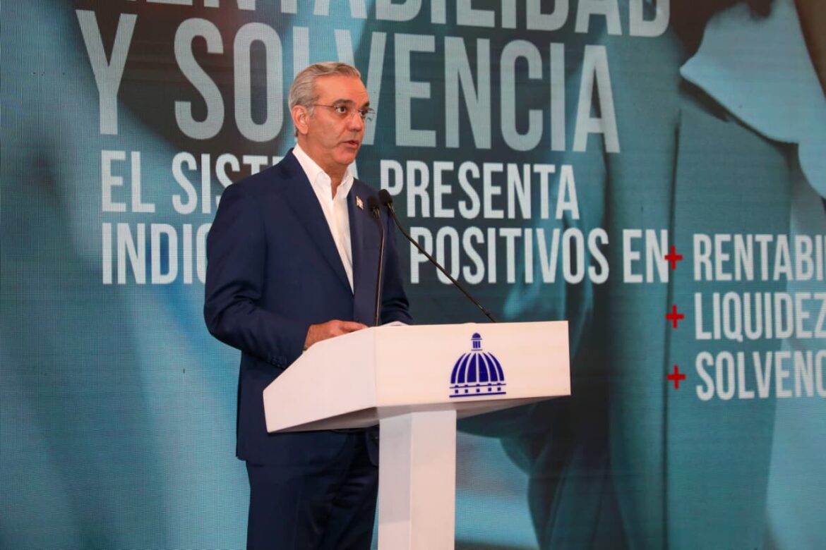 Sistema financiero dominicano supera los RD$4 billones en activos, según Abinader