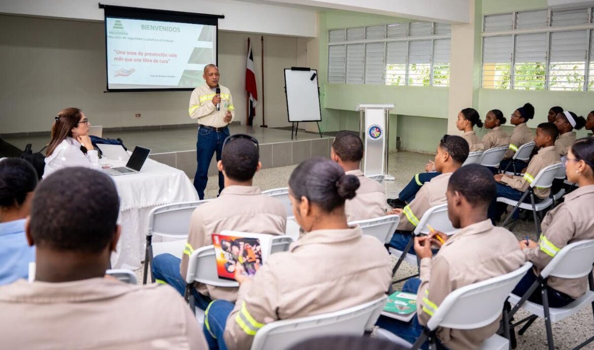Cementos Progreso capacita estudiantes en seguridad