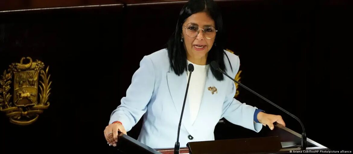 Delcy Rodríguez acelera su reacomodo militar
