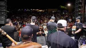 Santiago Rodríguez despide feria al ritmo de El Blachy