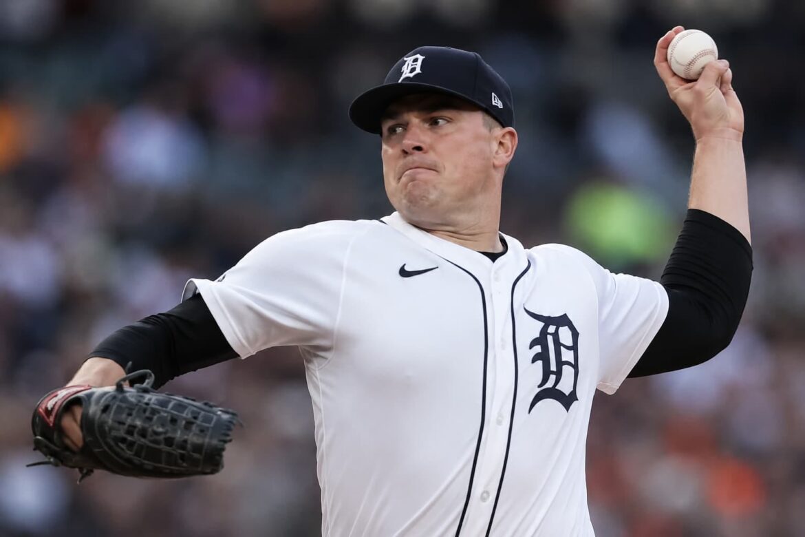 Tarik Skubal lanzando en juego MLB 2026