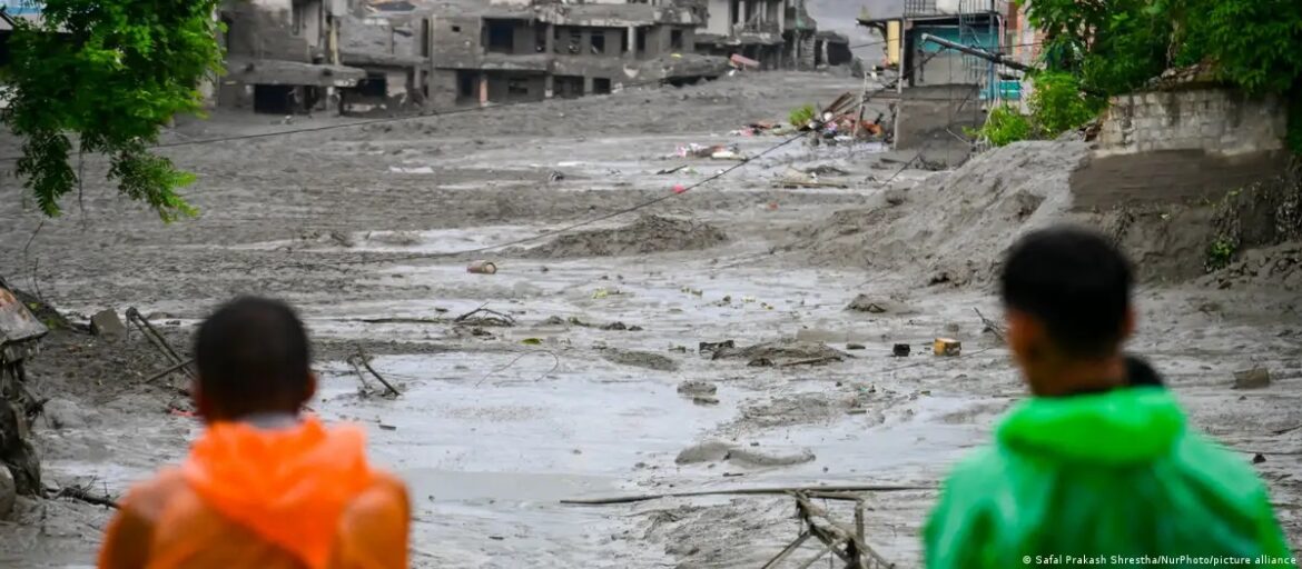 Desastre deja muerte y cientos desaparecidos en Nepal
