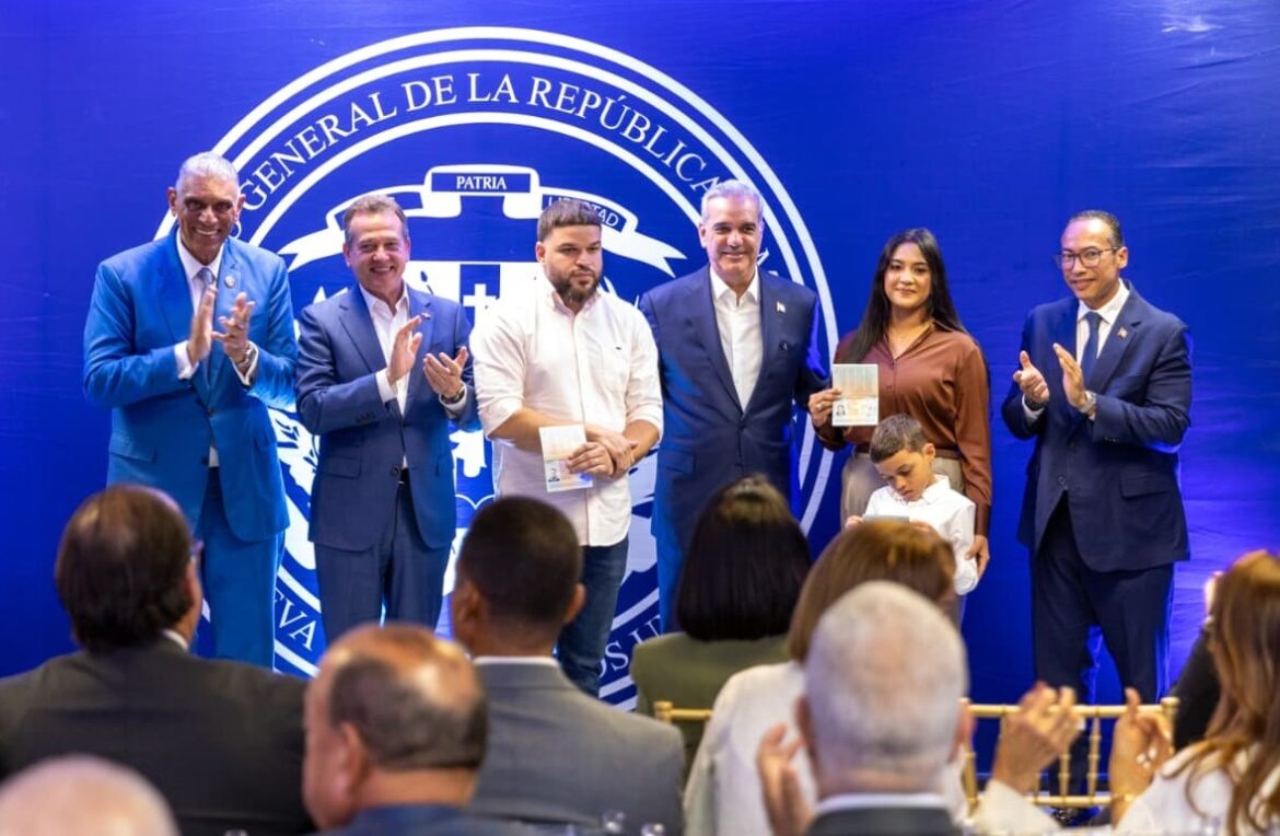 Pasaporte dominicano estrena etapa internacional