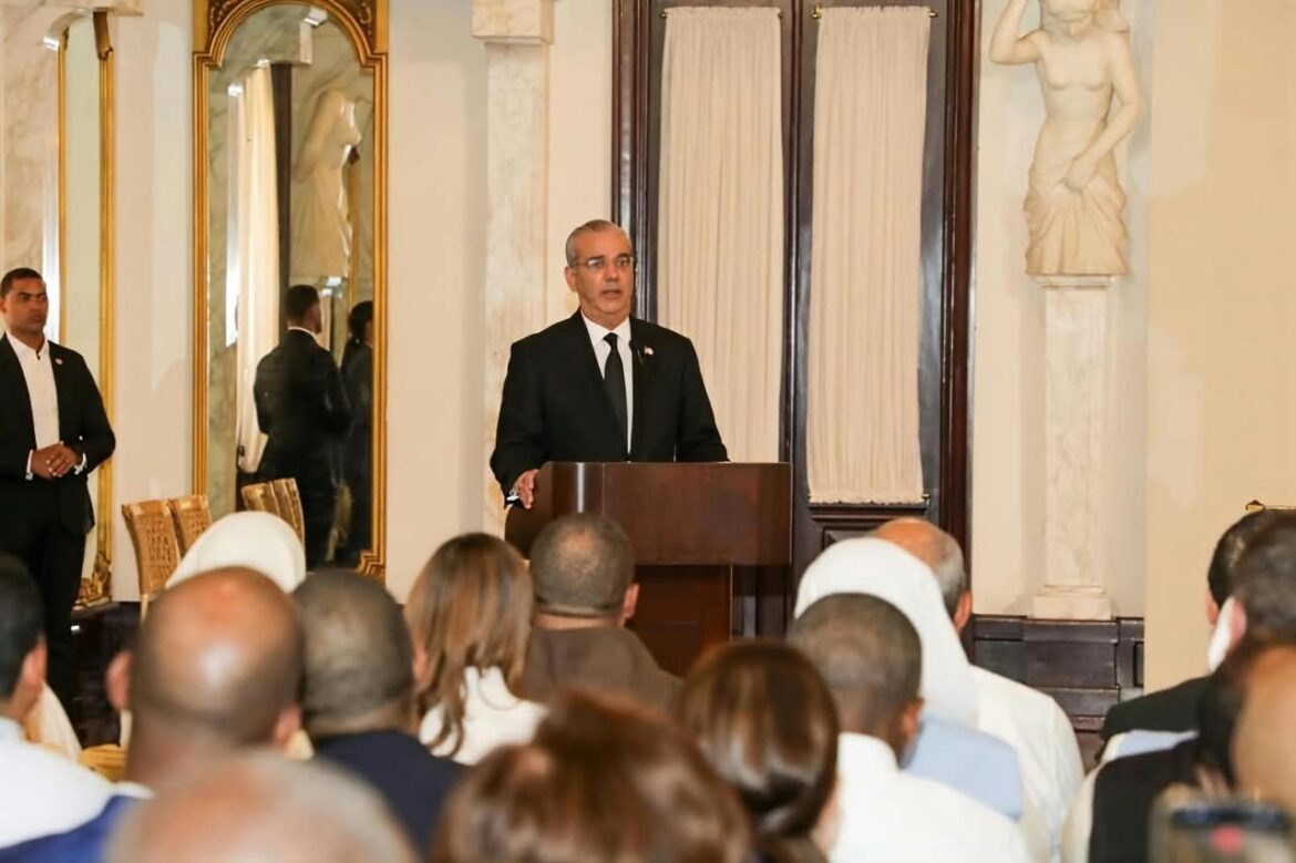 Jornada de oración en el Palacio Nacional