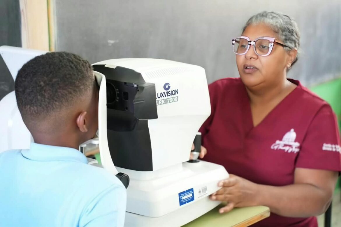 Jornada de salud del INABIE con estudiantes en Dajabón